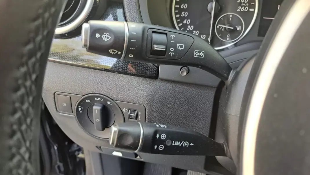 Mercedes-Benz B 180 2014 - 13890 EUR, 141469 km - AUTO.MOTO.pt - 141469km - foto 40 de 43