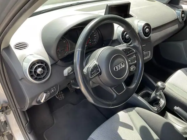 Audi A1 Sportback 2017 - 12995 EUR, 144500 km - AUTO.MOTO.pt - 144500km - foto 4 de 12