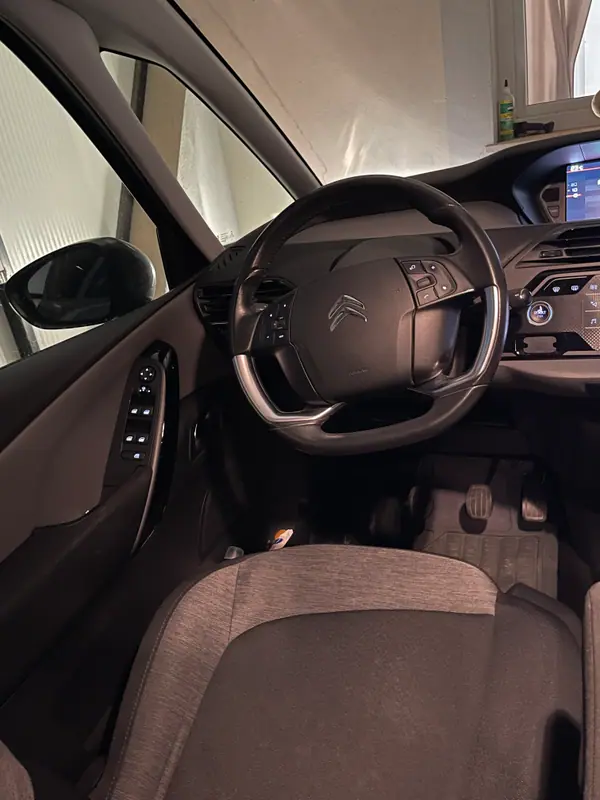 Citroën C4 Grand Picasso 2018 - 8000 EUR, 224000 km - AUTO.MOTO.pt - 224000km - foto 3 de 15