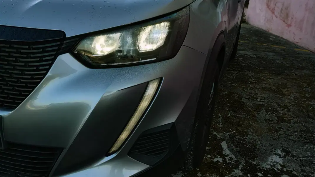 Peugeot 2008 2021 - 17999 EUR, 118000 km - AUTO.MOTO.pt - 118000km - foto 10 de 31