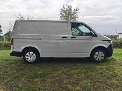VW T6 TRANSPORTER 2.0 TDI KASTEN/ 3 LUGARES/ IVA DEDUTIVEL 2023 - 27490 EUR, 43500 km - AUTO.MOTO.pt - 43500km - foto 2 de 28