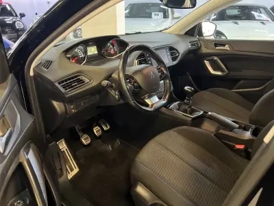 Peugeot 308 2019 - 10990 EUR, 130000 km - 130000km - foto 5 de 38