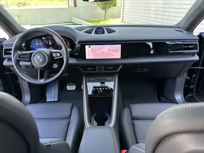 Porsche Macan 2025 - 127000 EUR, 12000 km - AUTO.MOTO.pt - 12000km - foto 32 de 80