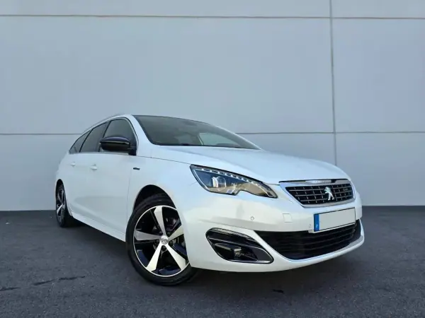 Peugeot 308 SW 2017 - 13750 EUR, 136500 km - AUTO.MOTO.pt - 136500km - foto 31 de 36
