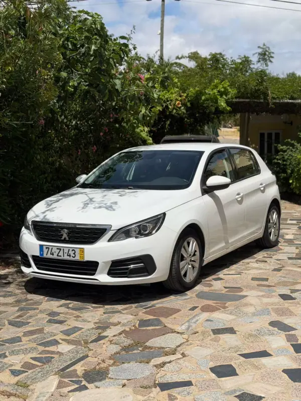 Peugeot 308 2019 - 13900 EUR, 123366 km - AUTO.MOTO.pt - 123366km - foto 2 de 9