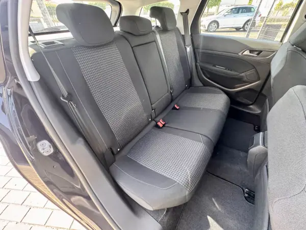 Peugeot 308 SW 2018 - 9990 EUR, 210000 km - AUTO.MOTO.pt - 210000km - foto 15 de 17
