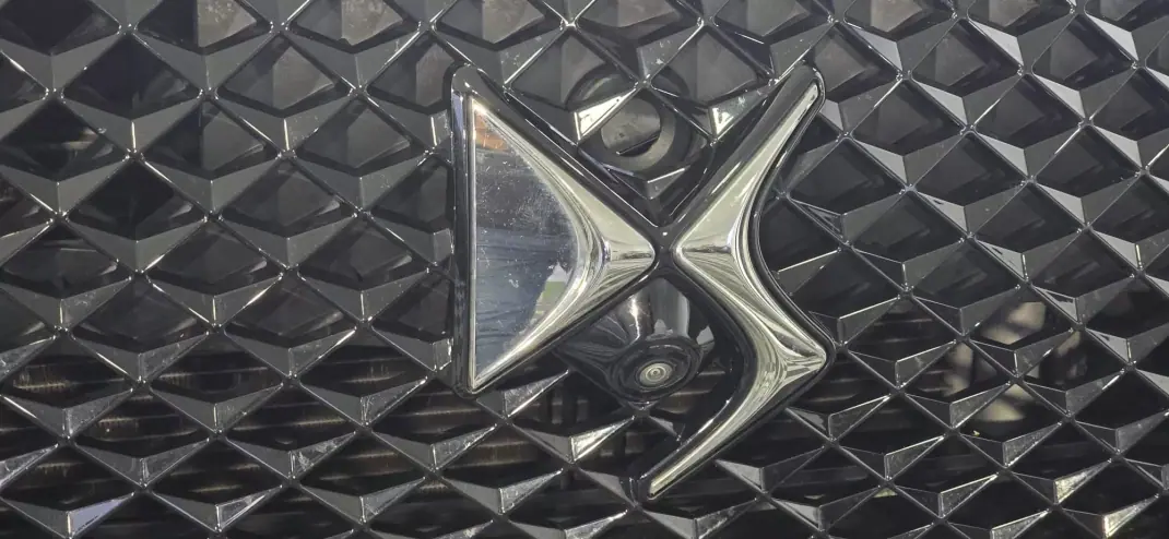 DS DS7 Crossback 2019 - 20990 EUR, 170000 km - AUTO.MOTO.pt - 170000km - foto 7 de 59