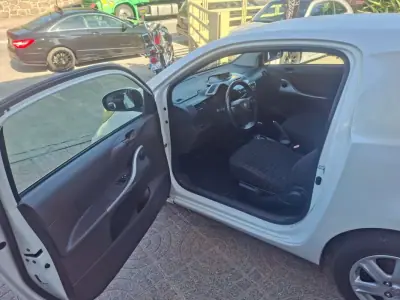 Toyota iQ 2009 - 7900 EUR, 156884 km - 156884km - foto 14 de 27