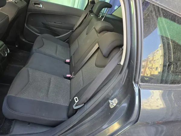 Peugeot 308 SW 2013 - 4999 EUR, 193000 km - AUTO.MOTO.pt - 193000km - foto 10 de 25
