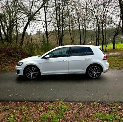 Volkswagen Golf 2015 - 18990 EUR, 167000 km - AUTO.MOTO.pt - 167000km - foto 7 de 30