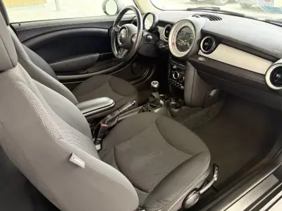 MINI Clubman 2014 - 11990 EUR, 156826 km - AUTO.MOTO.pt - 156826km - foto 8 de 15