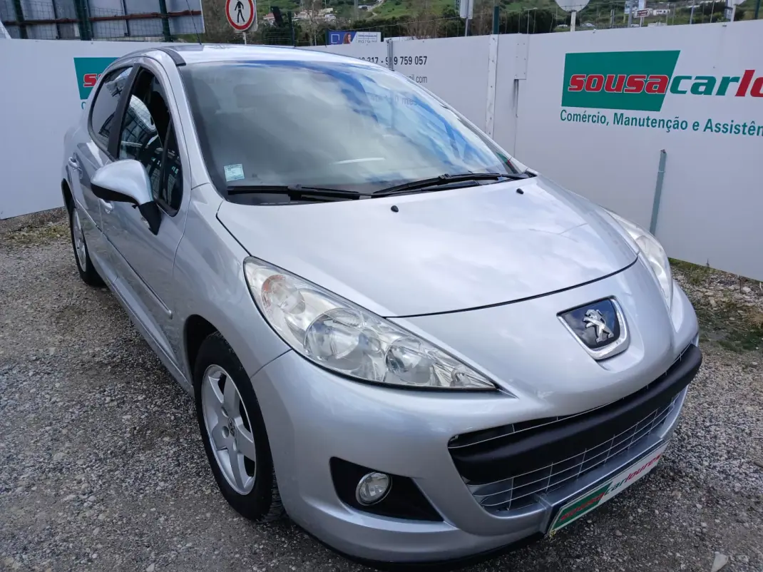 Peugeot 207 2012 - 5250 EUR, 180948 km - AUTO.MOTO.pt - 180948km - foto 7 de 28