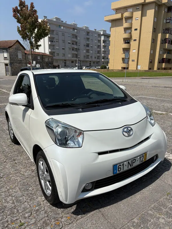 Toyota iQ 2013 - 8000 EUR, 134866 km - AUTO.MOTO.pt - 134866km - foto 2 de 15