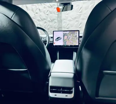 Tesla Model 3 2022 - 28990 EUR, 59195 km - AUTO.MOTO.pt - 59195km - foto 12 de 20