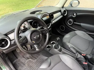 MINI 3 Portas 2011 - 7965 EUR, 258000 km - AUTO.MOTO.pt - 258000km - foto 13 de 34