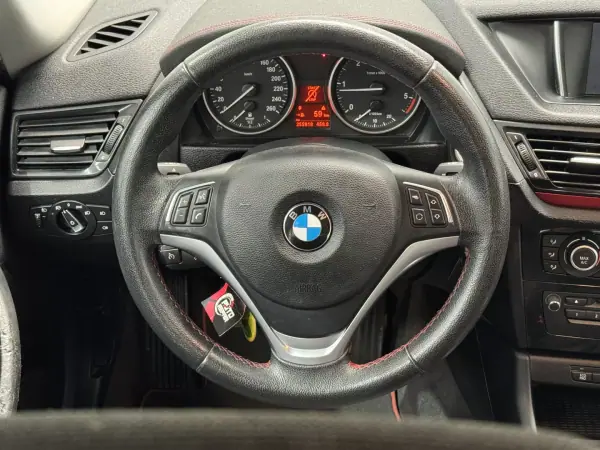 BMW X1 2015 - 16490 EUR, 255000 km - AUTO.MOTO.pt - 255000km - foto 18 de 31