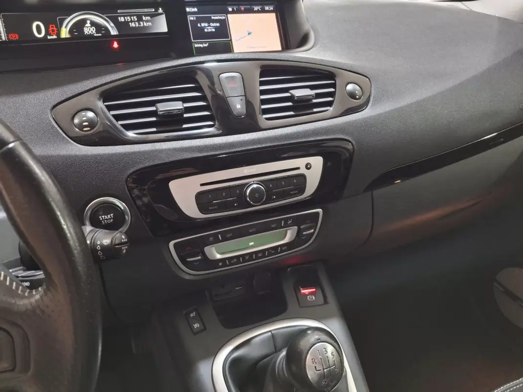Renault Grand Scénic 2015 - 10980 EUR, 179000 km - AUTO.MOTO.pt - 179000km - foto 14 de 19
