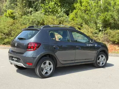 Dacia Sandero 2020 - 11900 EUR, 36911 km - AUTO.MOTO.pt - 36911km - foto 4 de 21