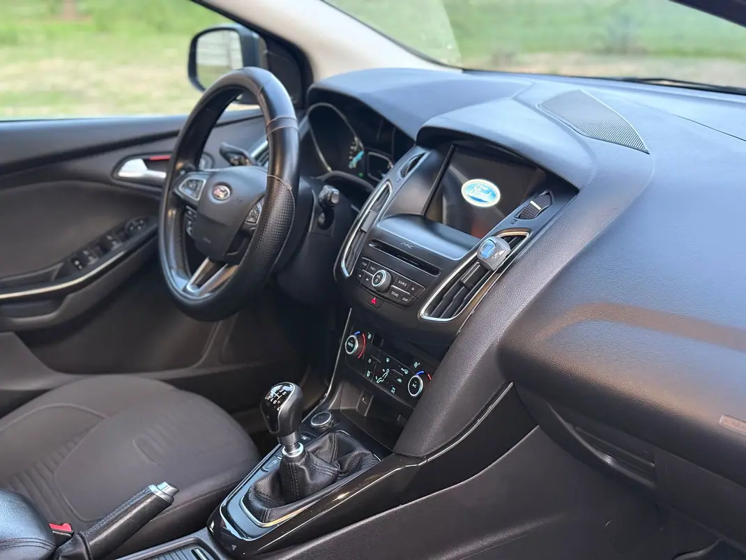 Ford Focus SW 2018 - 11901 EUR, 159999 km - AUTO.MOTO.pt - 159999km - foto 7 de 8