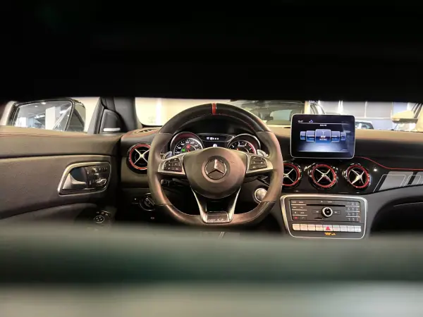Mercedes-Benz CLA 45 AMG 2019 - 39990 EUR, 95000 km - AUTO.MOTO.pt - 95000km - foto 14 de 57