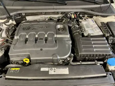 Volkswagen Passat Variant 2019 - 15750 EUR, 257000 km - AUTO.MOTO.pt - 257000km - foto 32 de 33