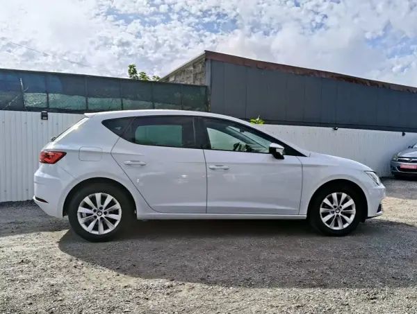 SEAT Leon 2019 - 15490 EUR, 89879 km - AUTO.MOTO.pt - 89879km - foto 10 de 35