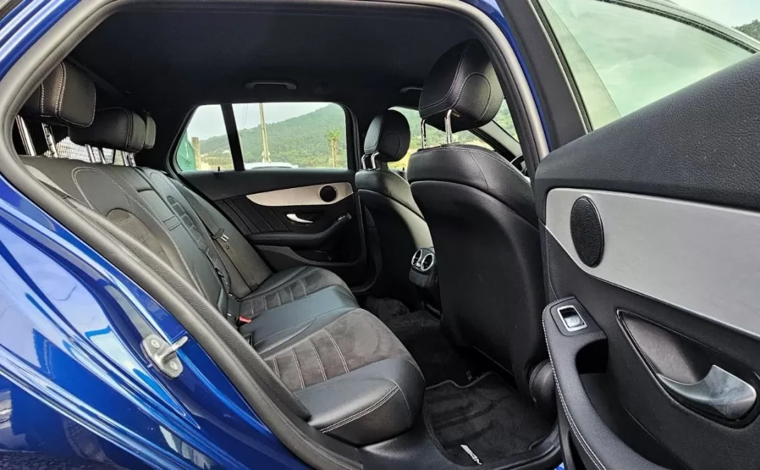 Mercedes-Benz C 300 2020 - 41500 EUR, 94000 km - AUTO.MOTO.pt - 94000km - foto 8 de 46