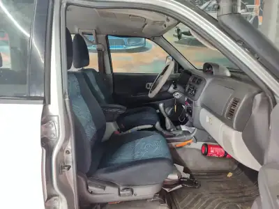 Mitsubishi Pajero Sport 2002 - 9000 EUR, 235000 km - AUTO.MOTO.pt - 235000km - foto 8 de 9