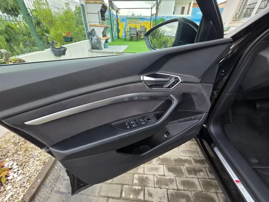 Audi e-tron 2022 - 31750 EUR, 115000 km - AUTO.MOTO.pt - 115000km - foto 51 de 73
