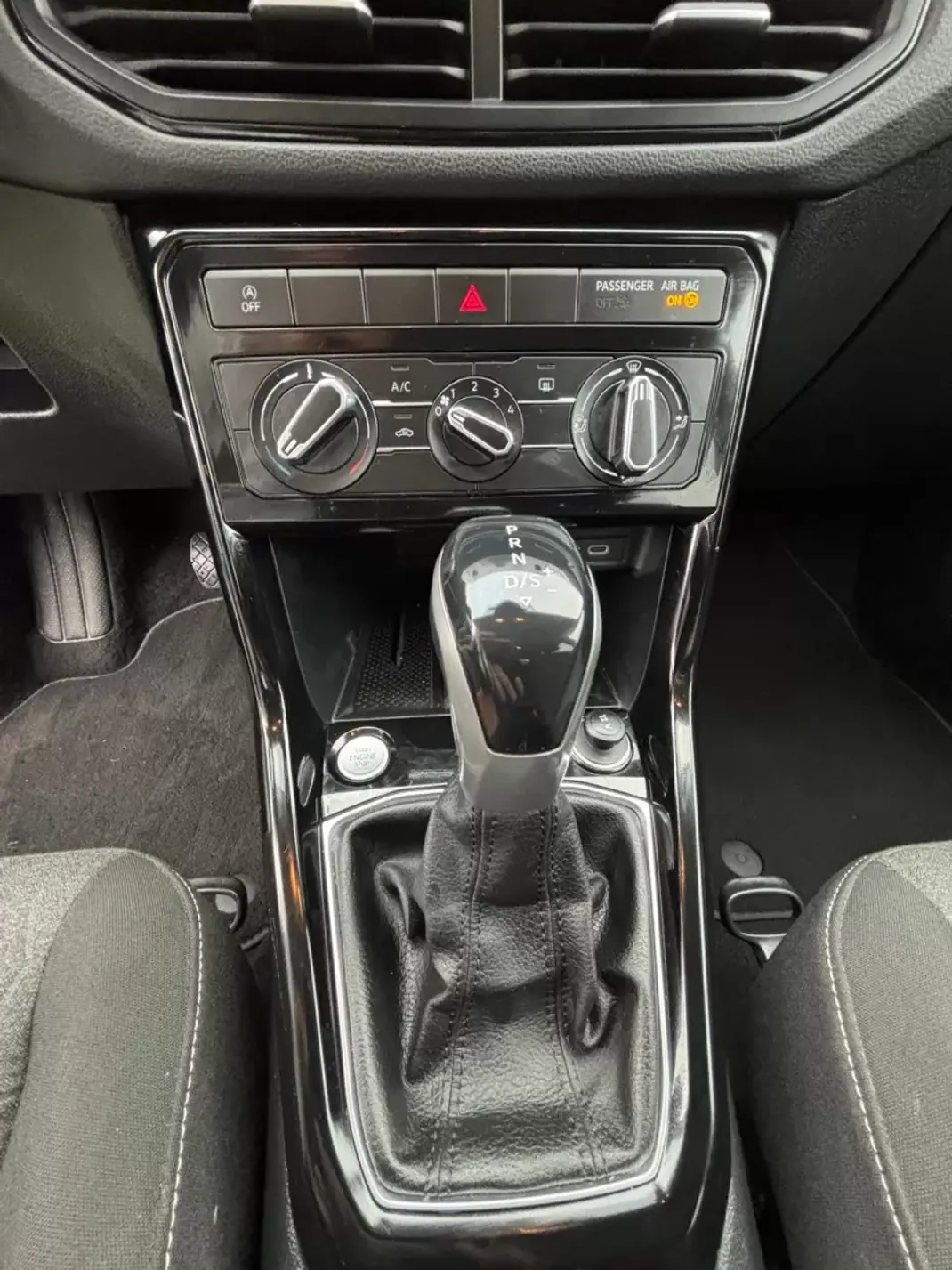 Volkswagen T-Cross 2025 - 24490 EUR, 22848 km - AUTO.MOTO.pt - 22848km - foto 13 de 14