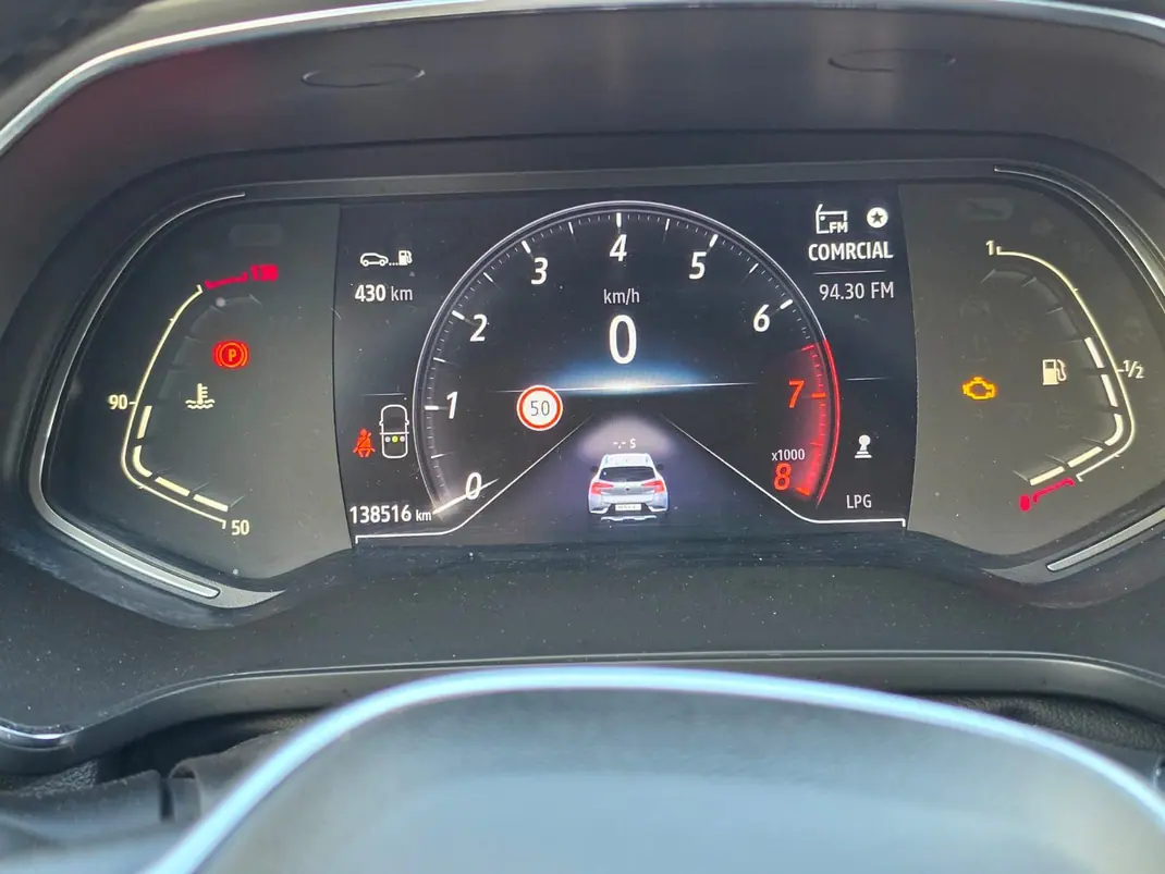 Renault Captur 2021 - 14500 EUR, 138000 km - 138000km - foto 5 de 10