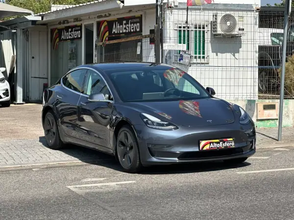 Tesla Model 3 2020 - 33900 EUR, 48971 km - 48971km - foto 12 de 31