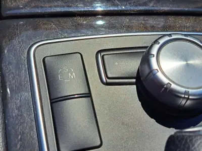 Mercedes-Benz CLS 350 2014 - 29000 EUR, 237000 km - AUTO.MOTO.pt - 237000km - foto 46 de 50