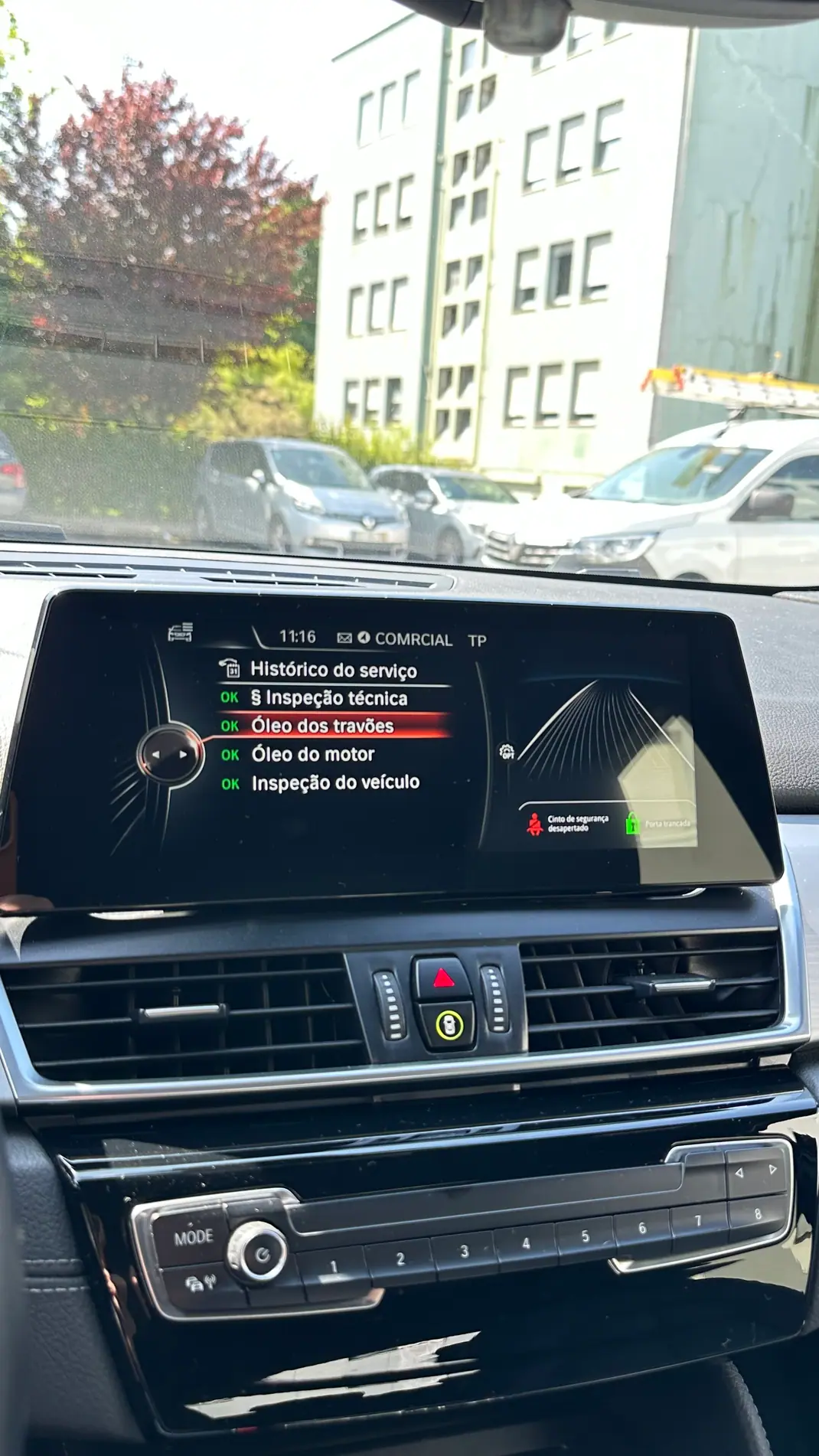 BMW 225xe Active Tourer 2016 - 17000 EUR, 116000 km - AUTO.MOTO.pt - 116000km - foto 8 de 14