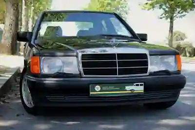 Mercedes-Benz 190 E 1989 - 16900 EUR, 200000 km - foto 3 de 15