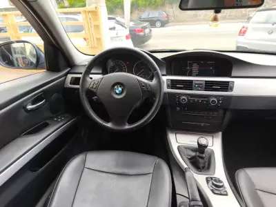 BMW 318 2010 - 8900 EUR, 360000 km - AUTO.MOTO.pt - 360000km - foto 22 de 27