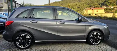 Mercedes-Benz B 180 2014 - 13999 EUR, 160000 km - AUTO.MOTO.pt - 160000km - foto 22 de 25