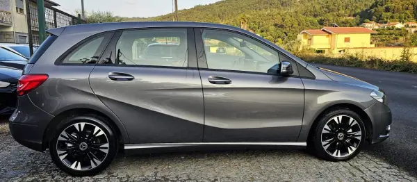 Mercedes-Benz B 180 2014 - 13999 EUR, 160000 km - AUTO.MOTO.pt - 160000km - foto 22 de 25