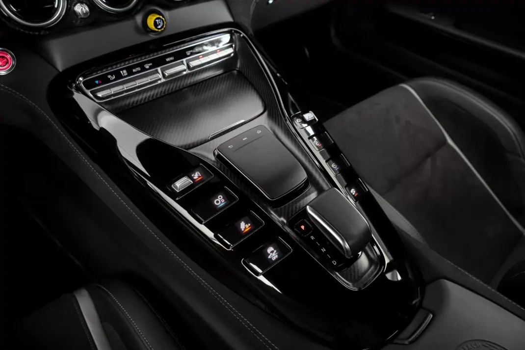 Mercedes-Benz AMG GT 2019 - 205000 EUR, 15821 km - AUTO.MOTO.pt - 15821km - foto 12 de 26