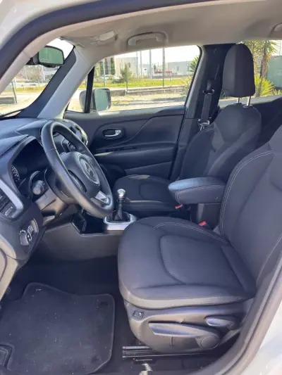 Jeep Renegade 2022 - 18500 EUR, 82500 km - AUTO.MOTO.pt - 82500km - foto 20 de 21