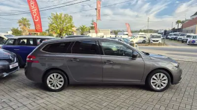 Peugeot 308 SW 2017 - 15900 EUR, 133694 km - AUTO.MOTO.pt - 133694km - foto 8 de 17