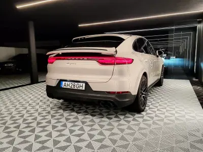 Porsche Cayenne Coupé 2021 - 74750 EUR, 125000 km - AUTO.MOTO.pt - 125000km - foto 13 de 32