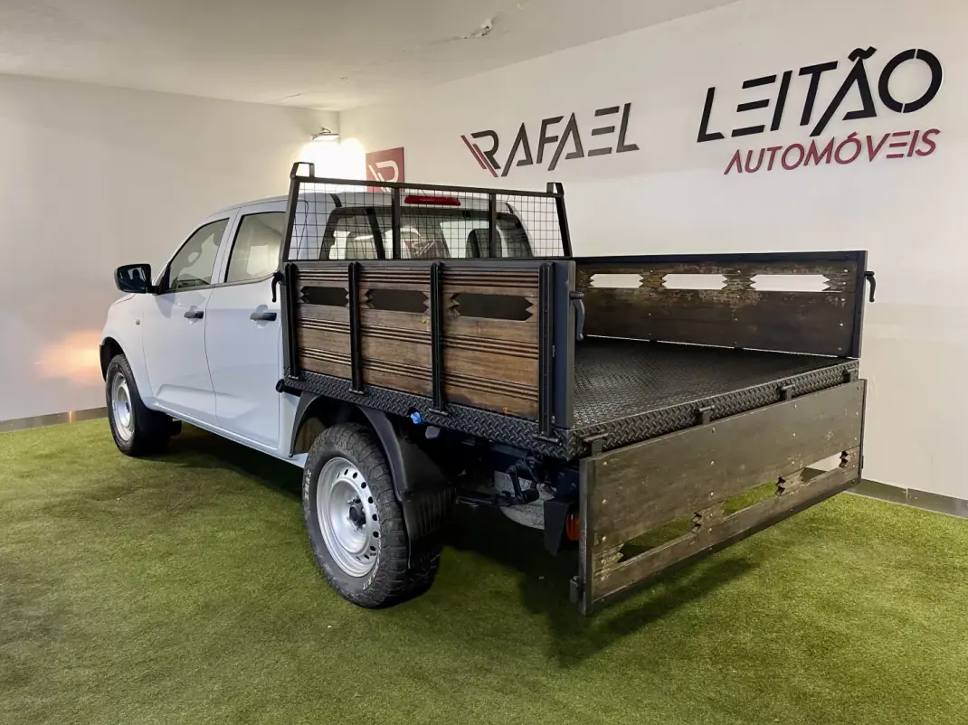 Isuzu D-Max 2023 - 32950 EUR, 32000 km - AUTO.MOTO.pt - 32000km - foto 12 de 26