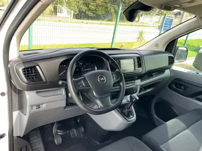 Opel COMBO 2022 - 17450 EUR, 123000 km - AUTO.MOTO.pt - 123000km - foto 18 de 37