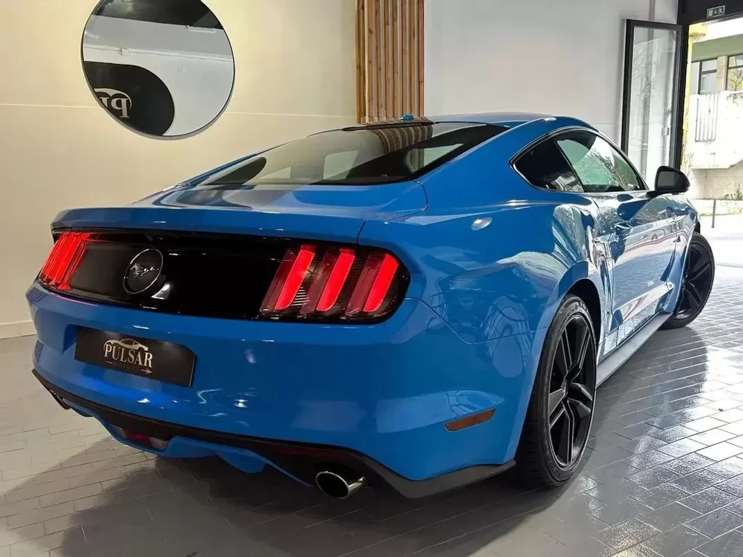 Ford Mustang 2017 - 53900 EUR, 24000 km - AUTO.MOTO.pt - 24000km - foto 4 de 12