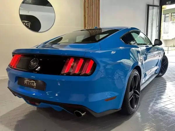 Ford Mustang 2017 - 45900 EUR, 24000 km - AUTO.MOTO.pt - 24000km - foto 4 de 12