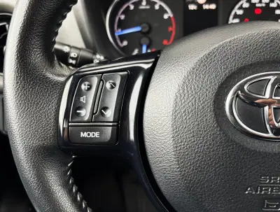 Toyota Yaris 2017 - 11990 EUR, 110000 km - AUTO.MOTO.pt - 110000km - foto 19 de 34