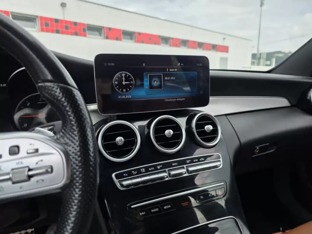 Mercedes-Benz C 300 2019 - 28490 EUR, 230000 km - AUTO.MOTO.pt - 230000km - foto 6 de 17