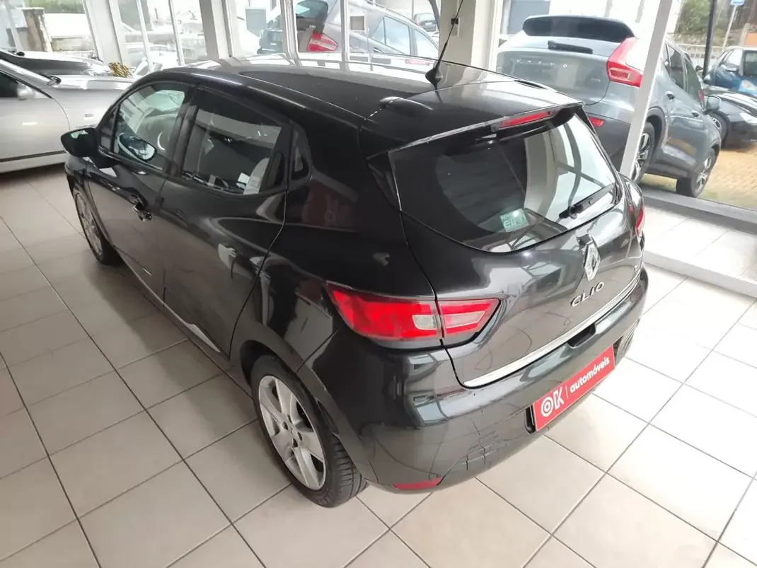 Renault Clio 2014 - 8750 EUR, 109100 km - AUTO.MOTO.pt - 109100km - foto 8 de 30