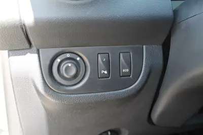 Dacia Sandero 2018 - 10400 EUR, 35110 km - AUTO.MOTO.pt - 35110km - foto 18 de 24
